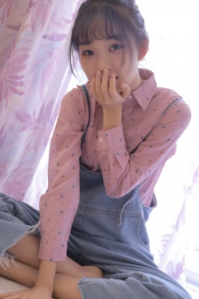 摸奶电影